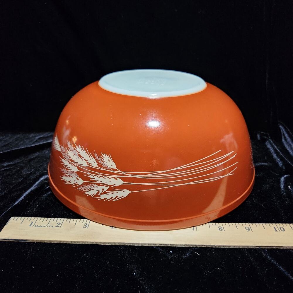 4 vintage Pyrex Autumn Harvest mixing bowls
